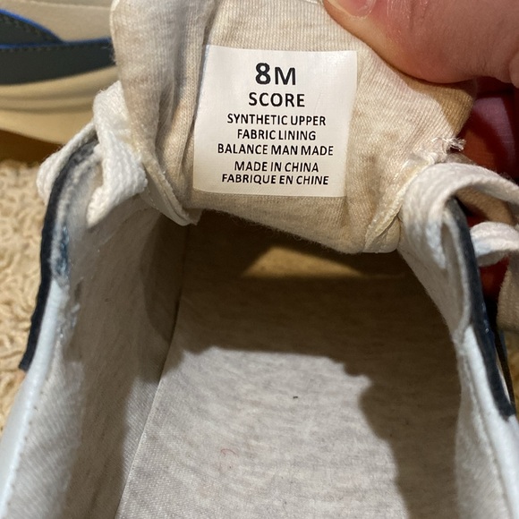 Cushionaire Score Sneakers - Picture 6 of 9